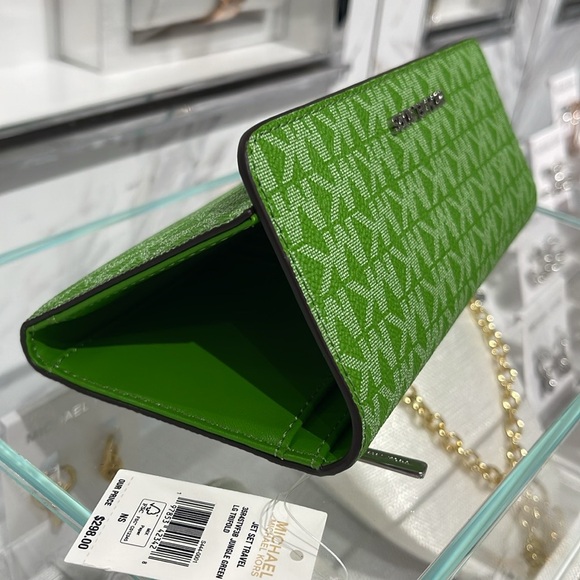 Michael Kors Jet Set Large Logo Trifold Wallet
Jungle Green 
NWT - Picture 8 of 16